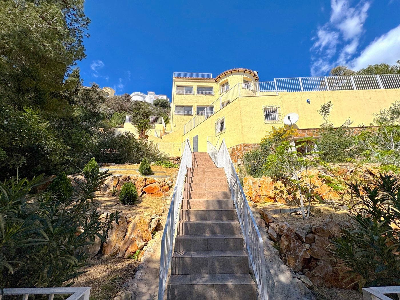 Gerenoveerde villa met zwembad en uitzicht op zee in Cumbre del Sol