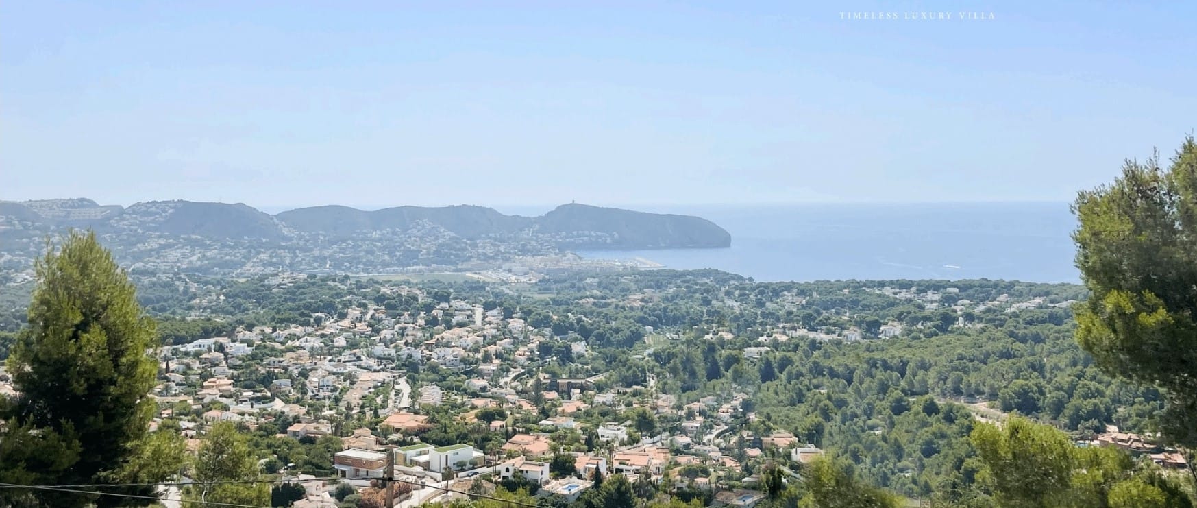 Indrukwekkende luxe villa in Moraira met 4 slaapkamers