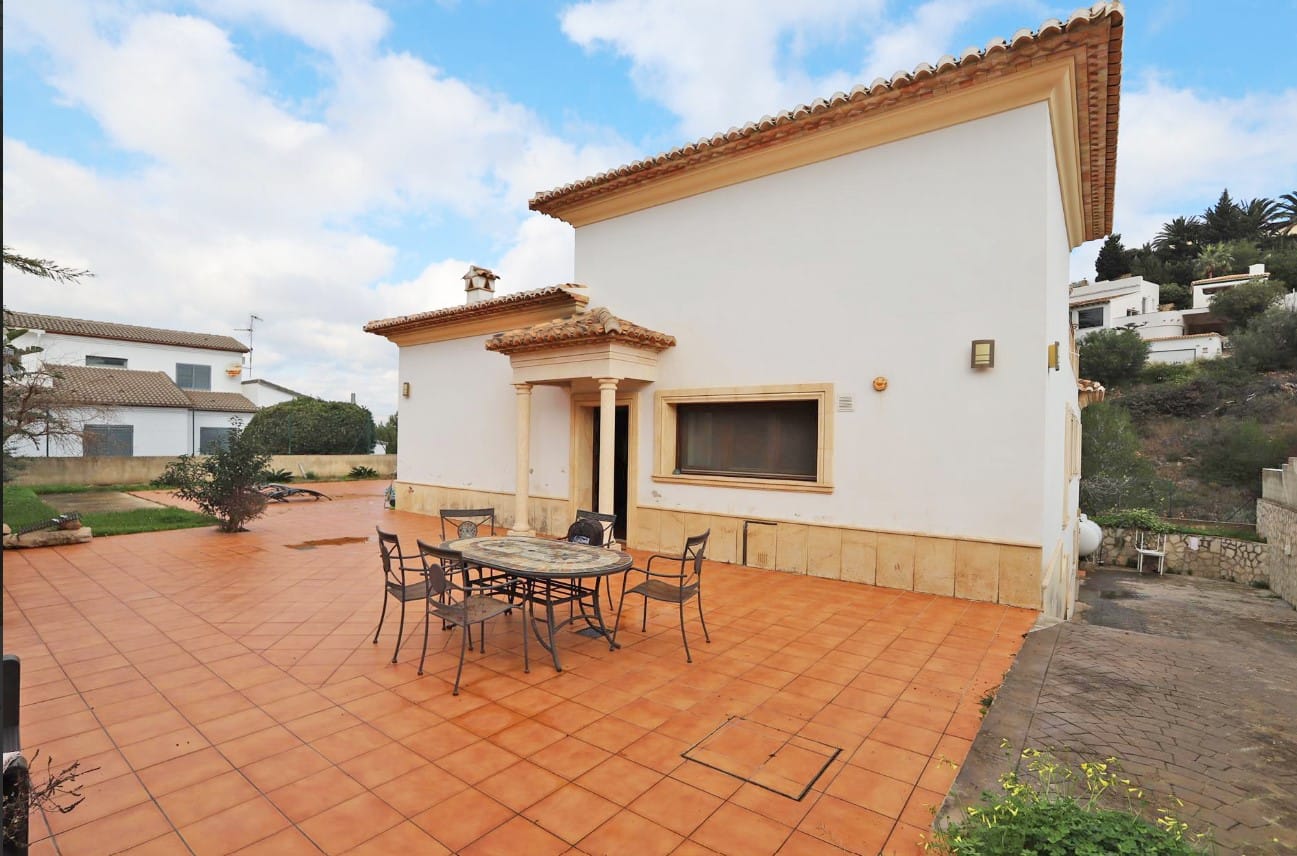 Villa con piscina en el Montgó de Dénia con piscina