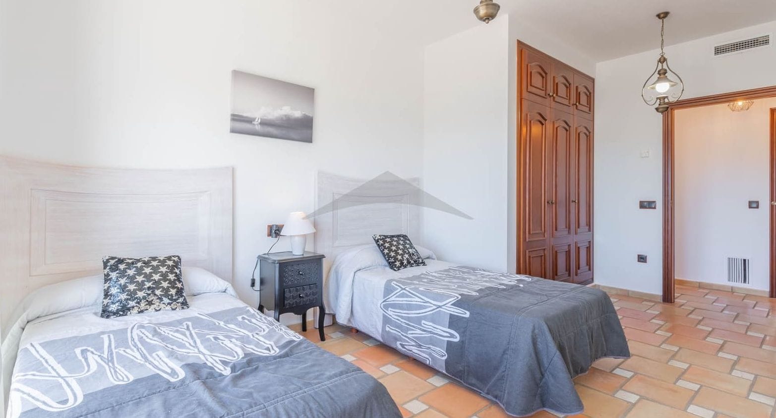 Extraordinair villa met zwembad en tuin, 4 slaapkamers.