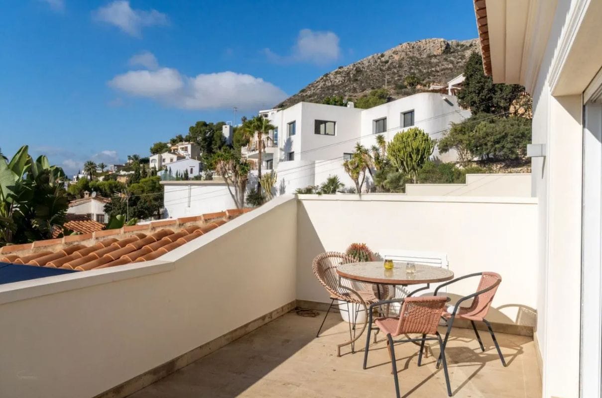 Sea view villa in Moraira with 4 bedrooms