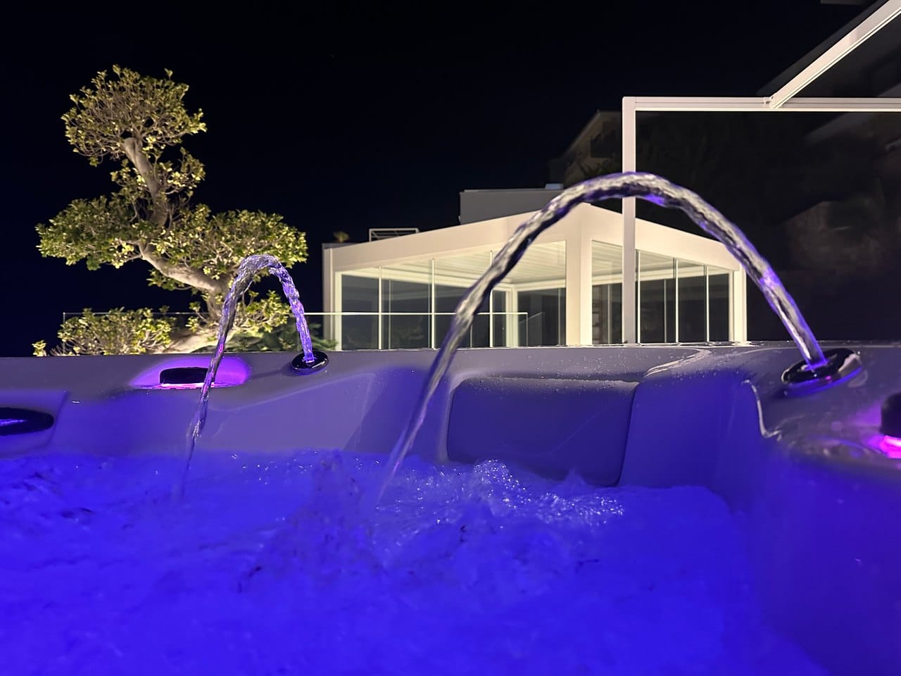 Espectacular villa de lujo con vistas al mar en Moraira, terrazas panorámicas, piscina infinity y azotea wellness