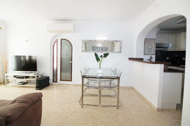Amplio apartamento adosado en Oliva Nova