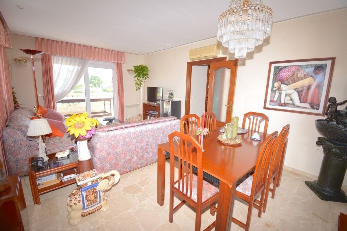 Villa en venta en Denia zona montgo