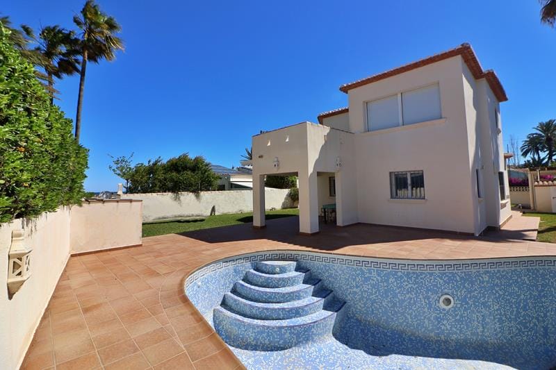 Villa in Denia aan het strand