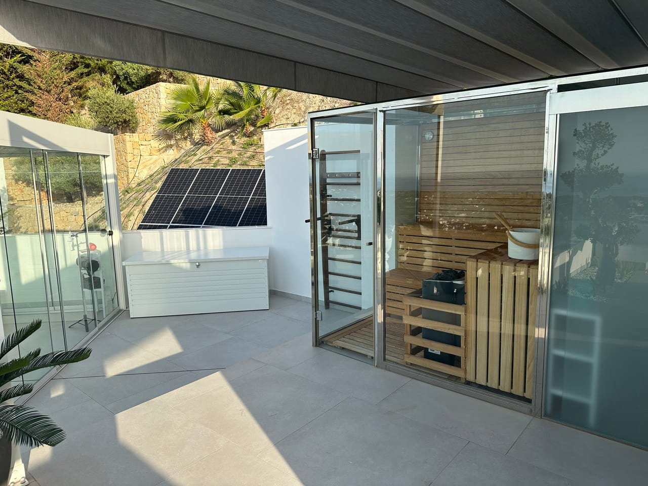 Espectacular villa de lujo con vistas al mar en Moraira, terrazas panorámicas, piscina infinity y azotea wellness