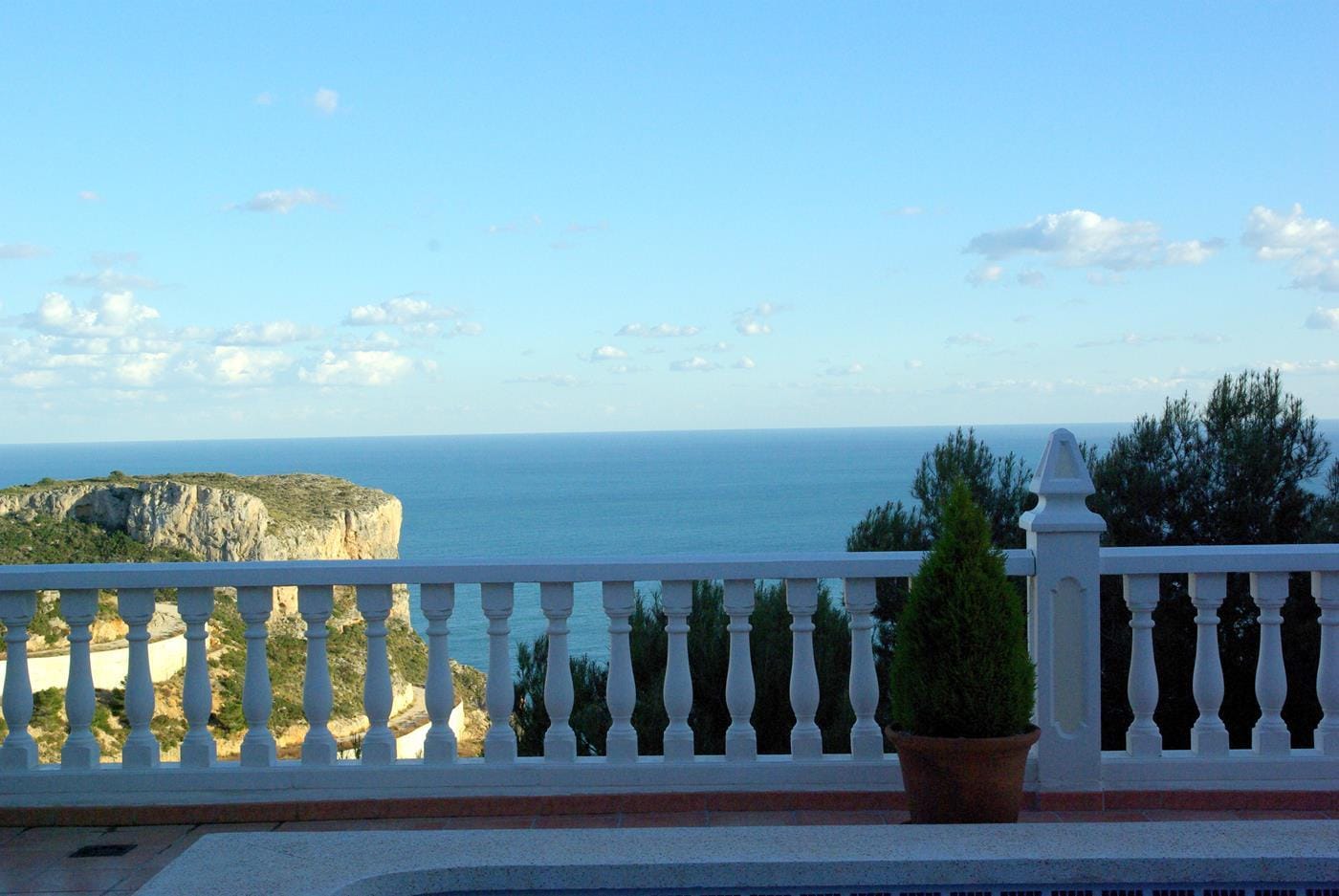Villa con vistas al mar y cocina de verano en Cumbre del Sol