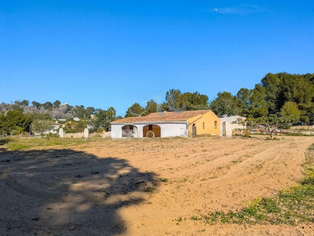 Finca tradicional con gran parcela en Javea