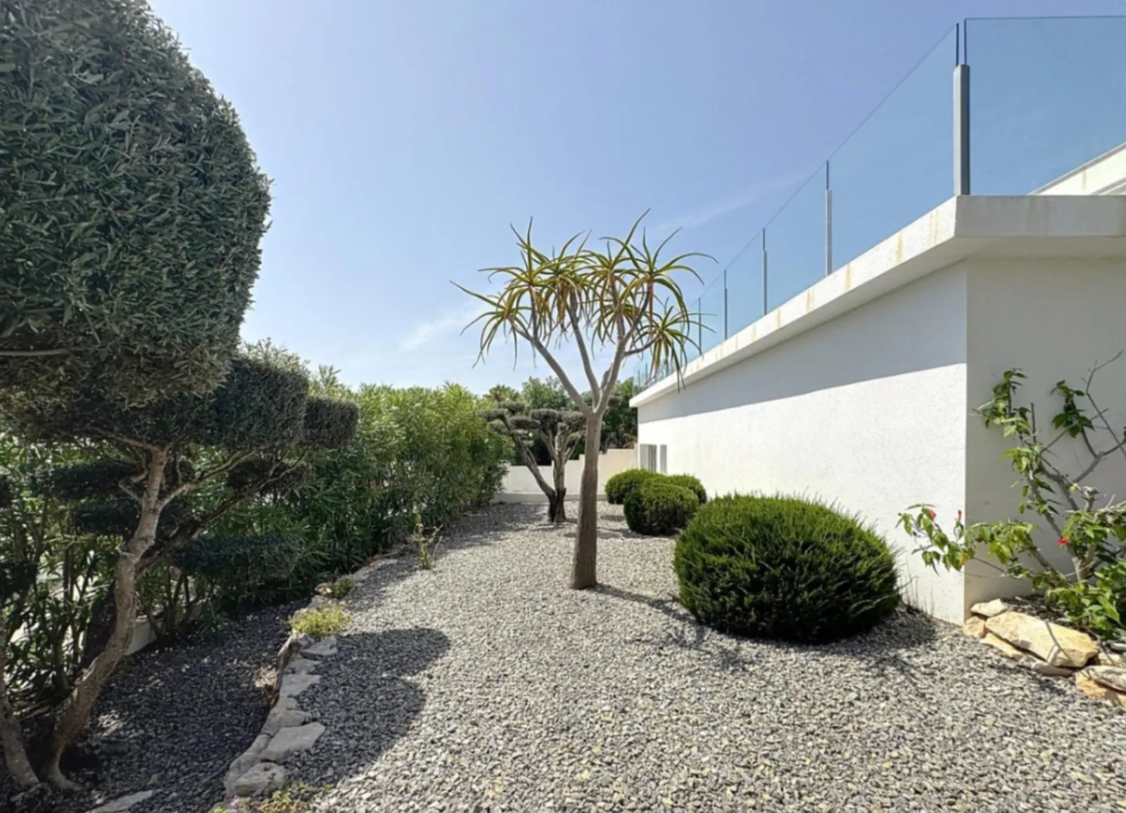 Villa moderna con vistas al mar en zona residencial de Moraira