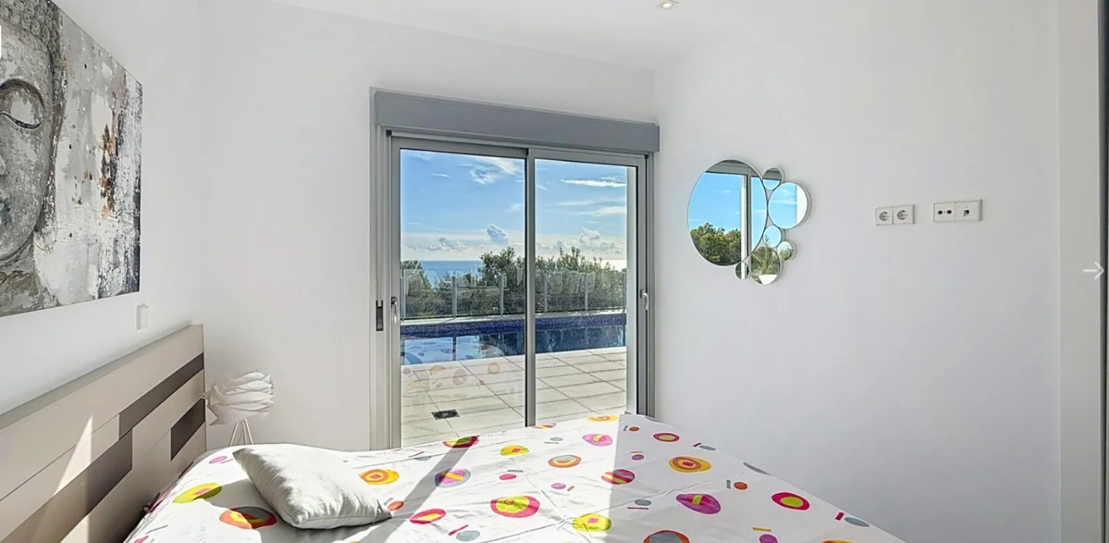 Villa moderna de lujo con vistas panorámicas al mar en zona residencial de Moraira