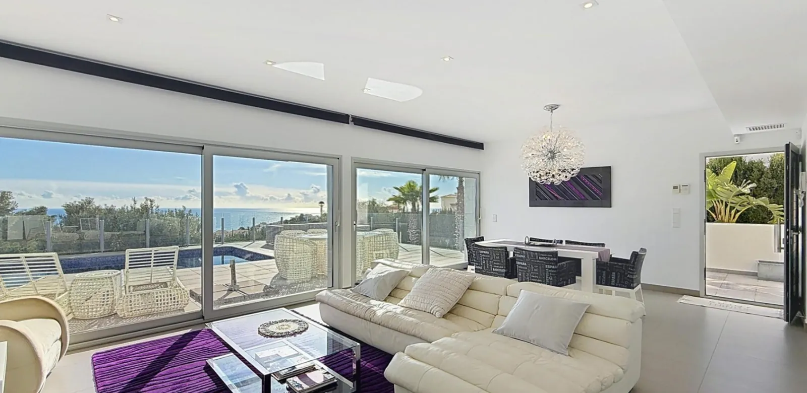 Villa moderna de lujo con vistas panorámicas al mar en zona residencial de Moraira