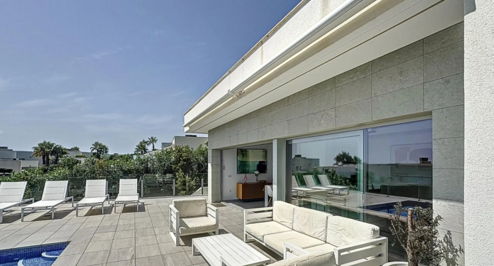 Villa moderna con vistas al mar en zona residencial de Moraira