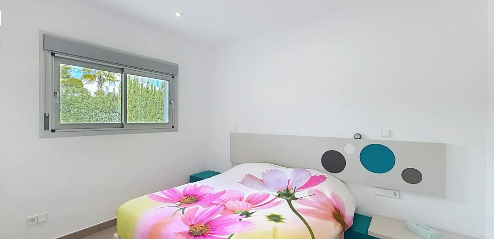 Villa moderna de lujo con vistas panorámicas al mar en zona residencial de Moraira