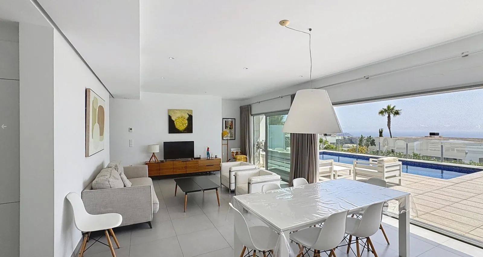 Villa moderna con vistas al mar en zona residencial de Moraira