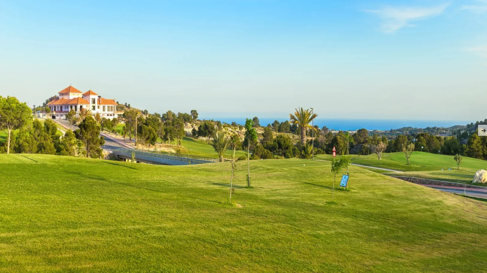 Bungalow de 3 dormitorios cerca de Benidorm con vistas al mar