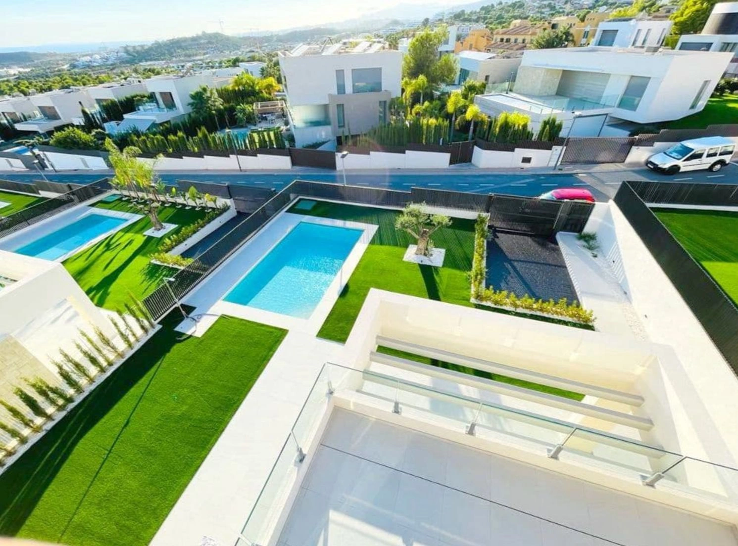 Exclusieve moderne villa met uitzicht op zee in Sierra Cortina Benidorm