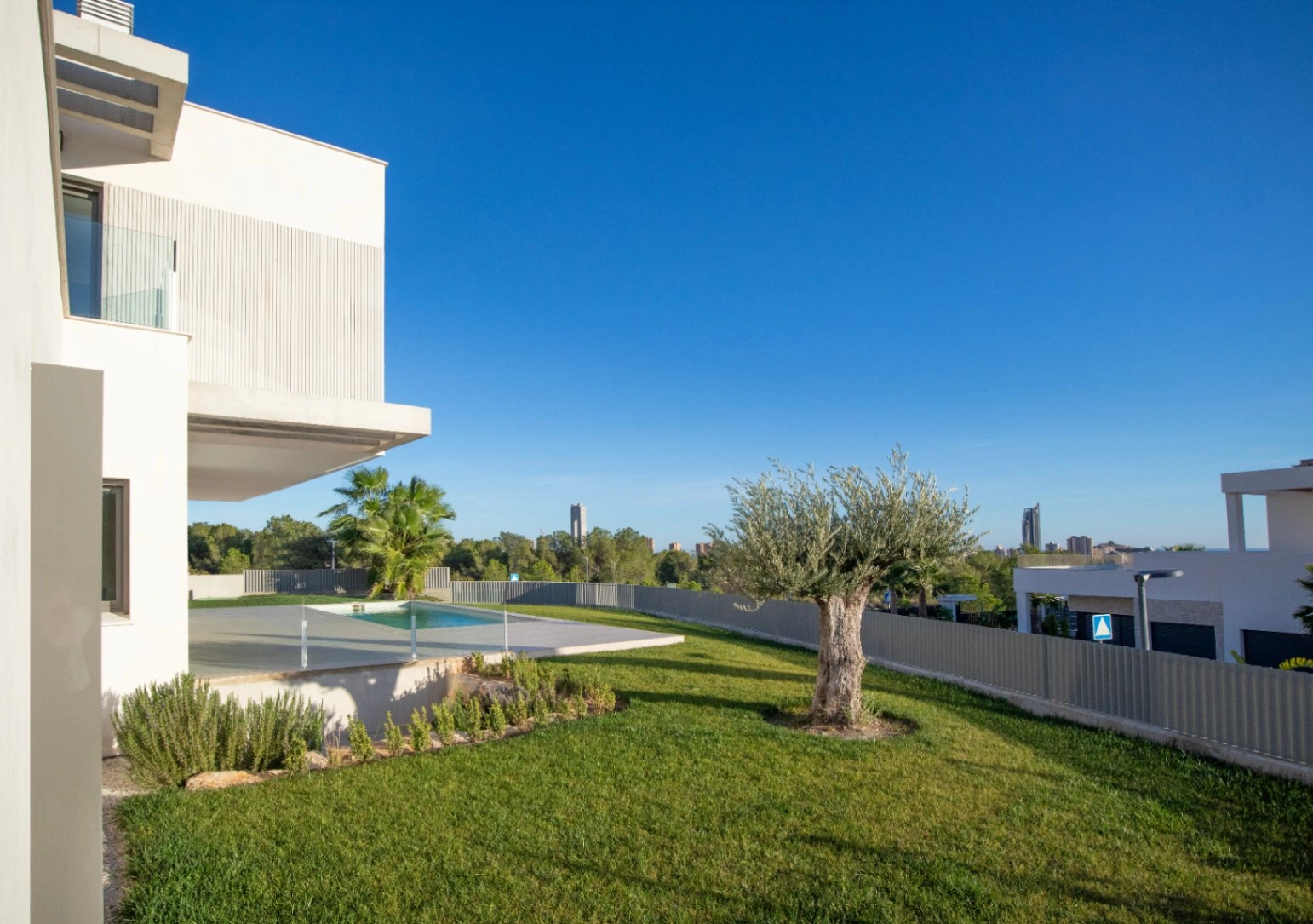 Luxe villa in Finestrat met uitzicht op de zee van Benidorm