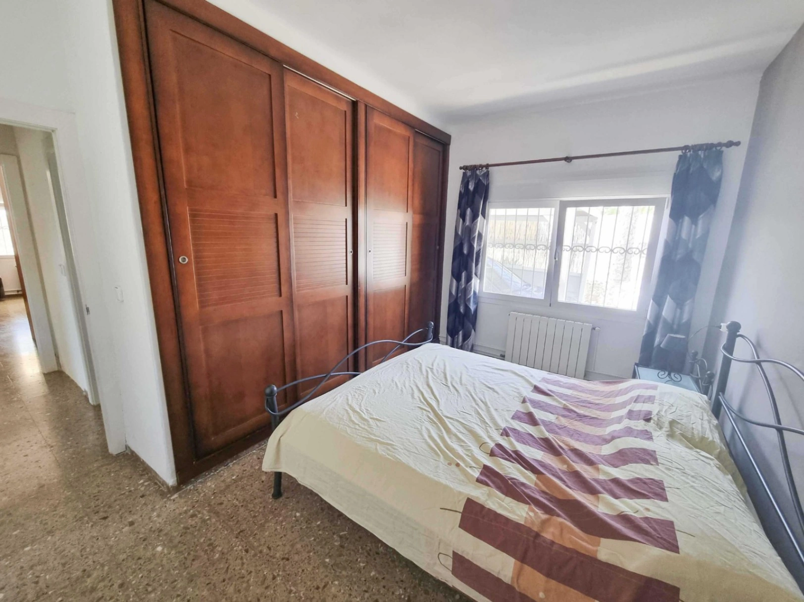 Grand chalet indépendant avec piscine privée et garage sur un terrain de 750 m² à El Albir.
