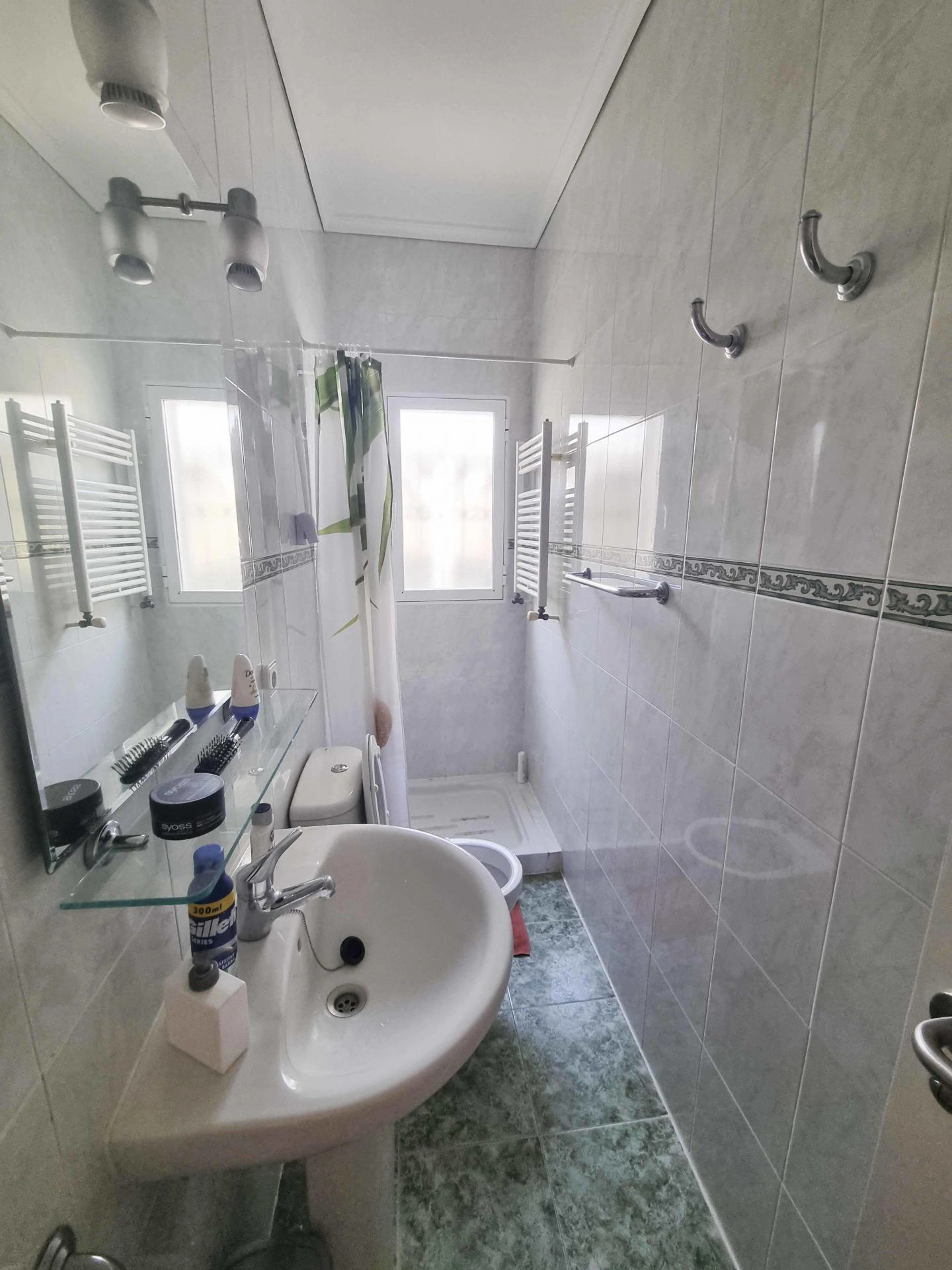 Grand chalet indépendant avec piscine privée et garage sur un terrain de 750 m² à El Albir.