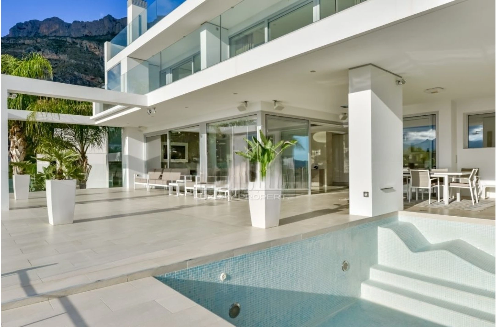 Villa de lujo en Altea de Sierra con vistas al mar