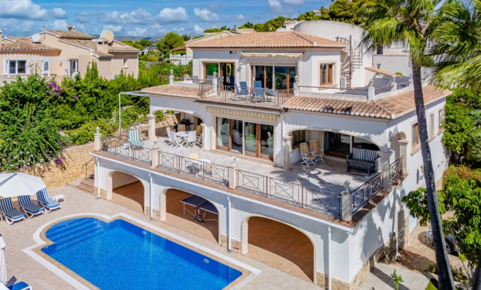 Venta de chalet en Moraira con 3 habitaciones y piscina