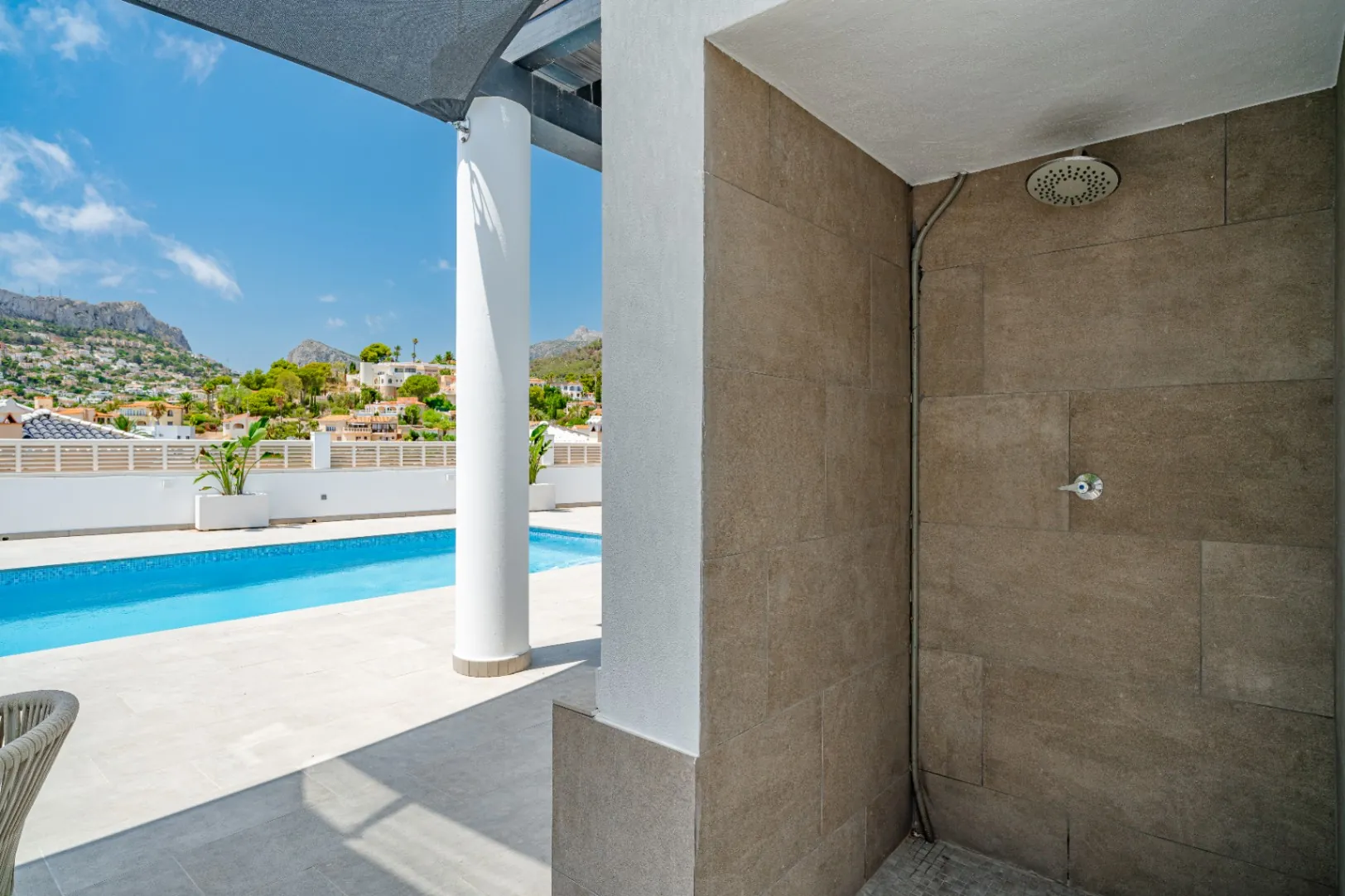 VILLA MODERNA CON VISTA AL MAR EN CALPE