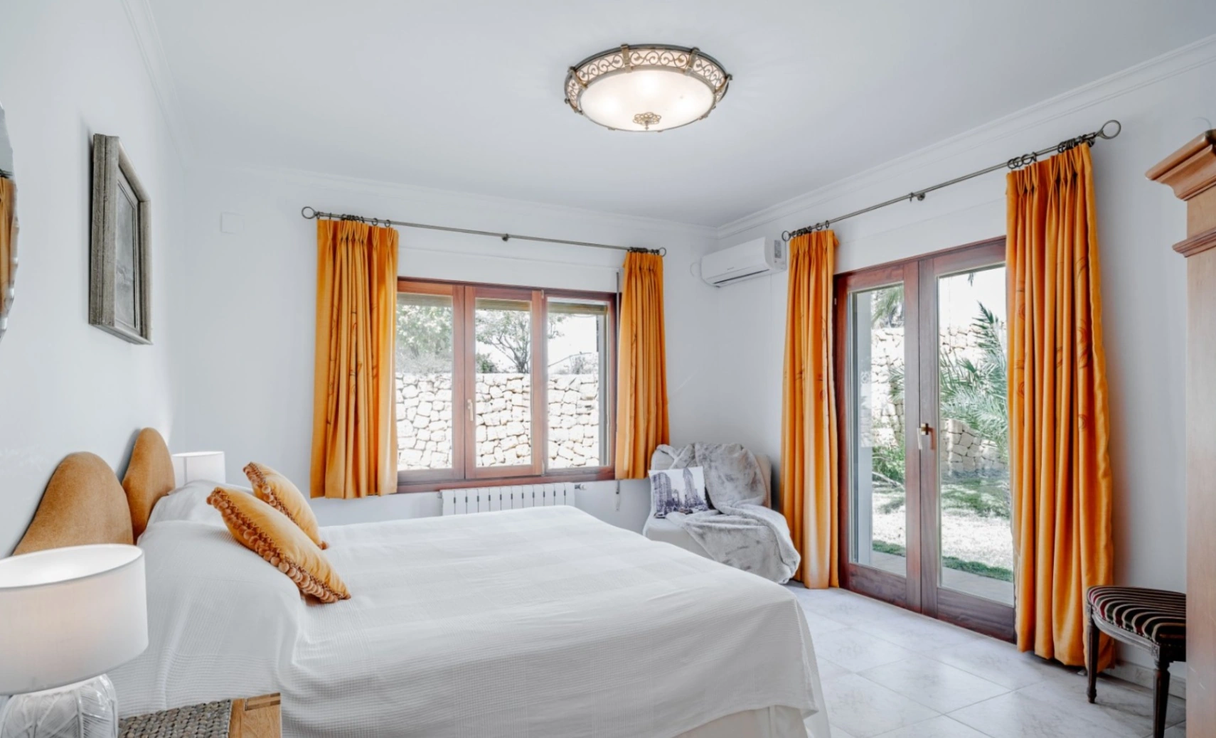 Venta de chalet en Moraira con 3 habitaciones y piscina