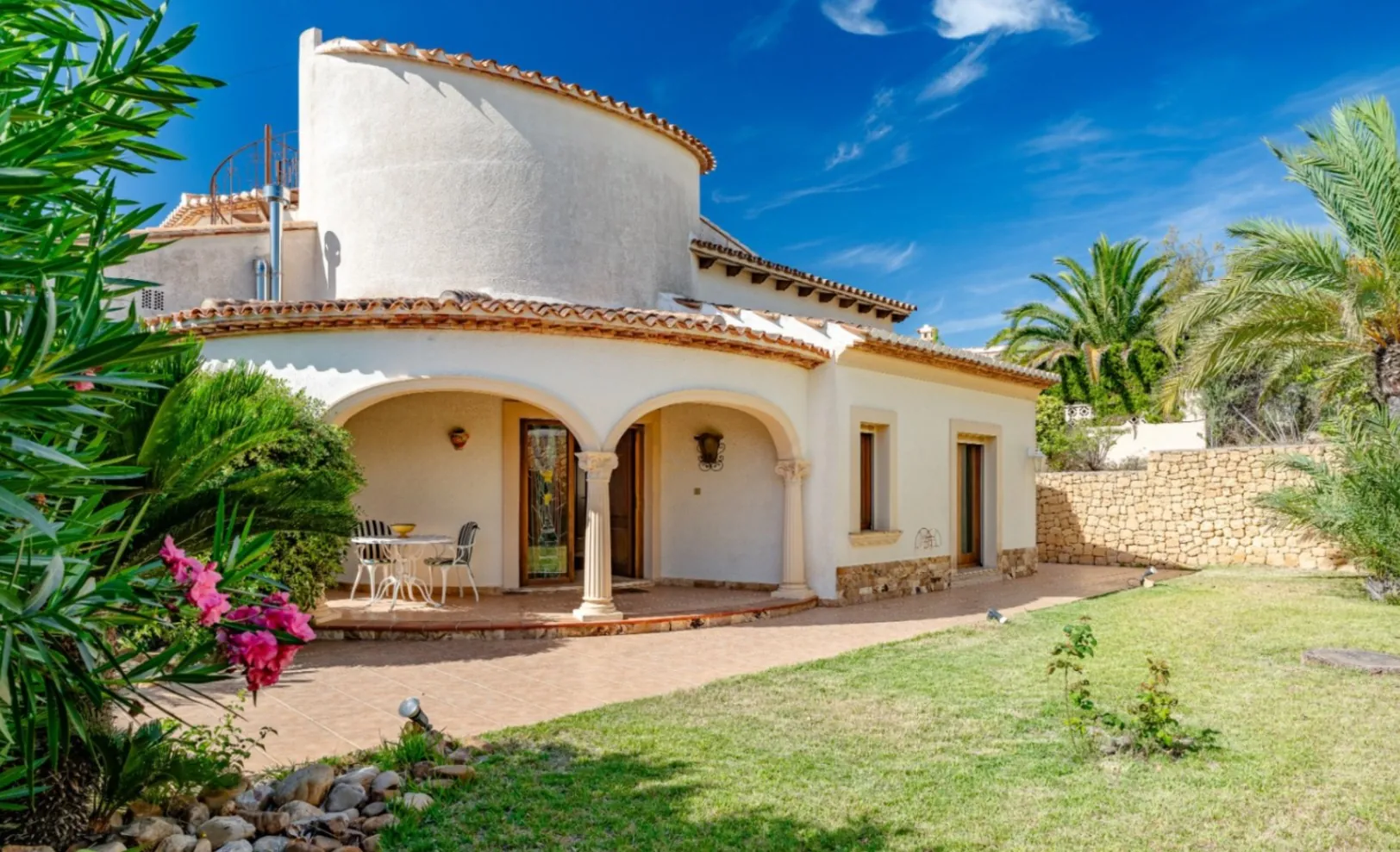 Venta de chalet en Moraira con 3 habitaciones y piscina