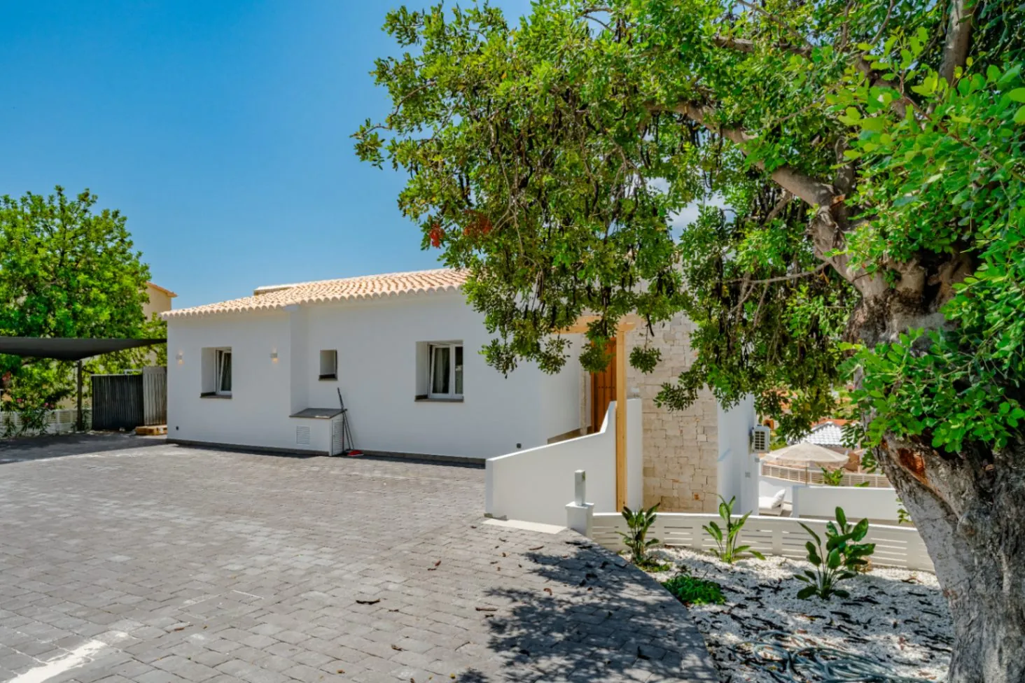 VILLA MODERNA CON VISTA AL MAR EN CALPE