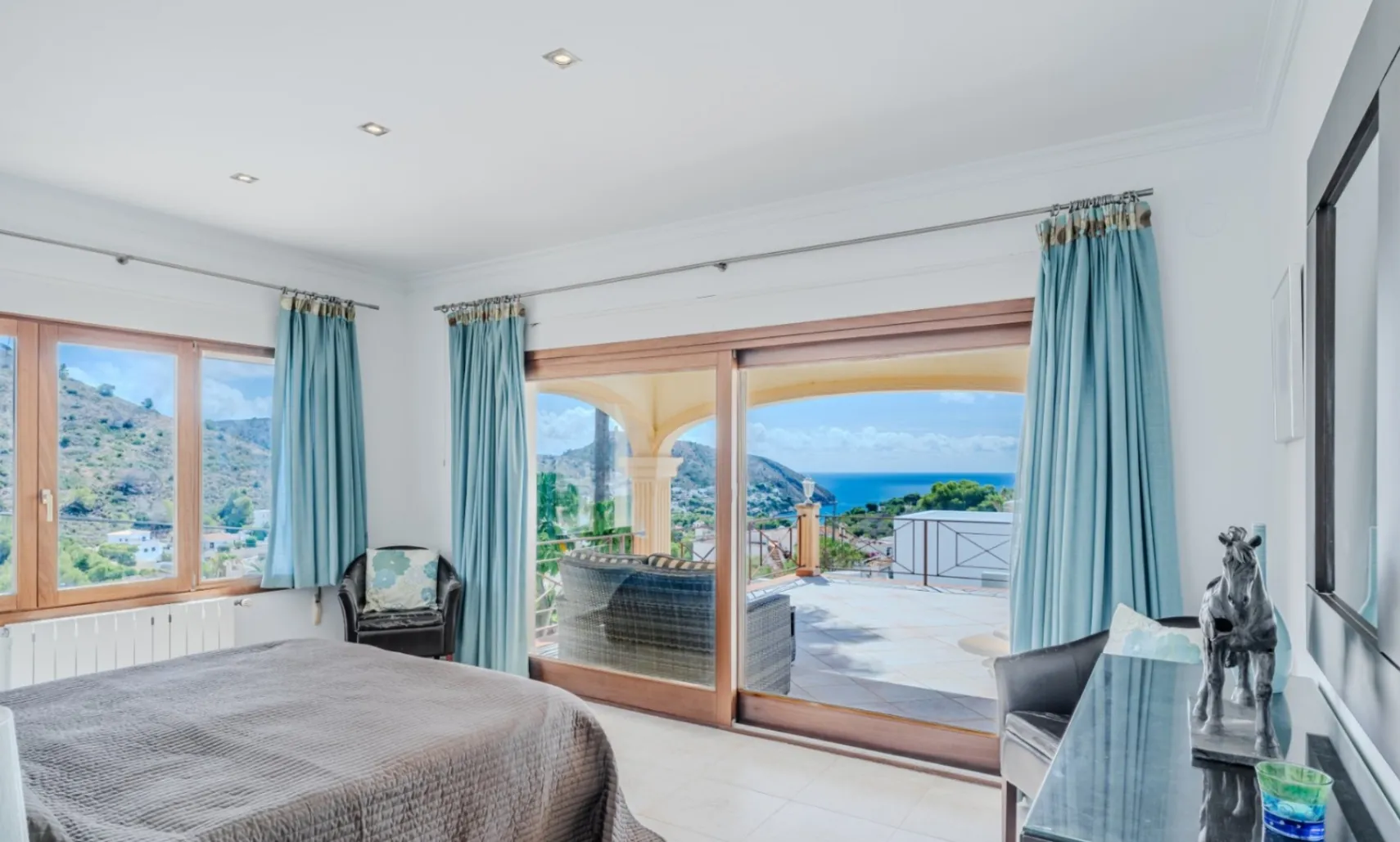 Venta de chalet en Moraira con 3 habitaciones y piscina
