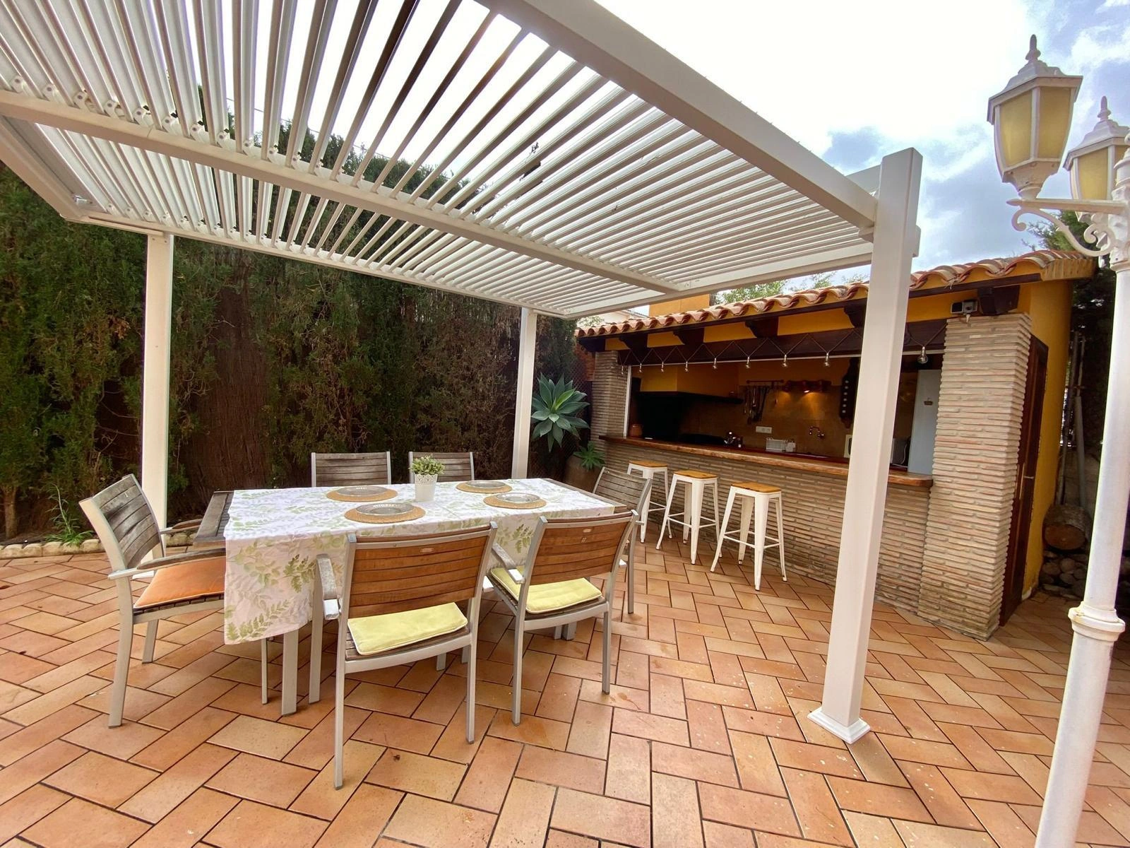 Classic villa located in Las Rotas in Dénia, 120 m from the sea.