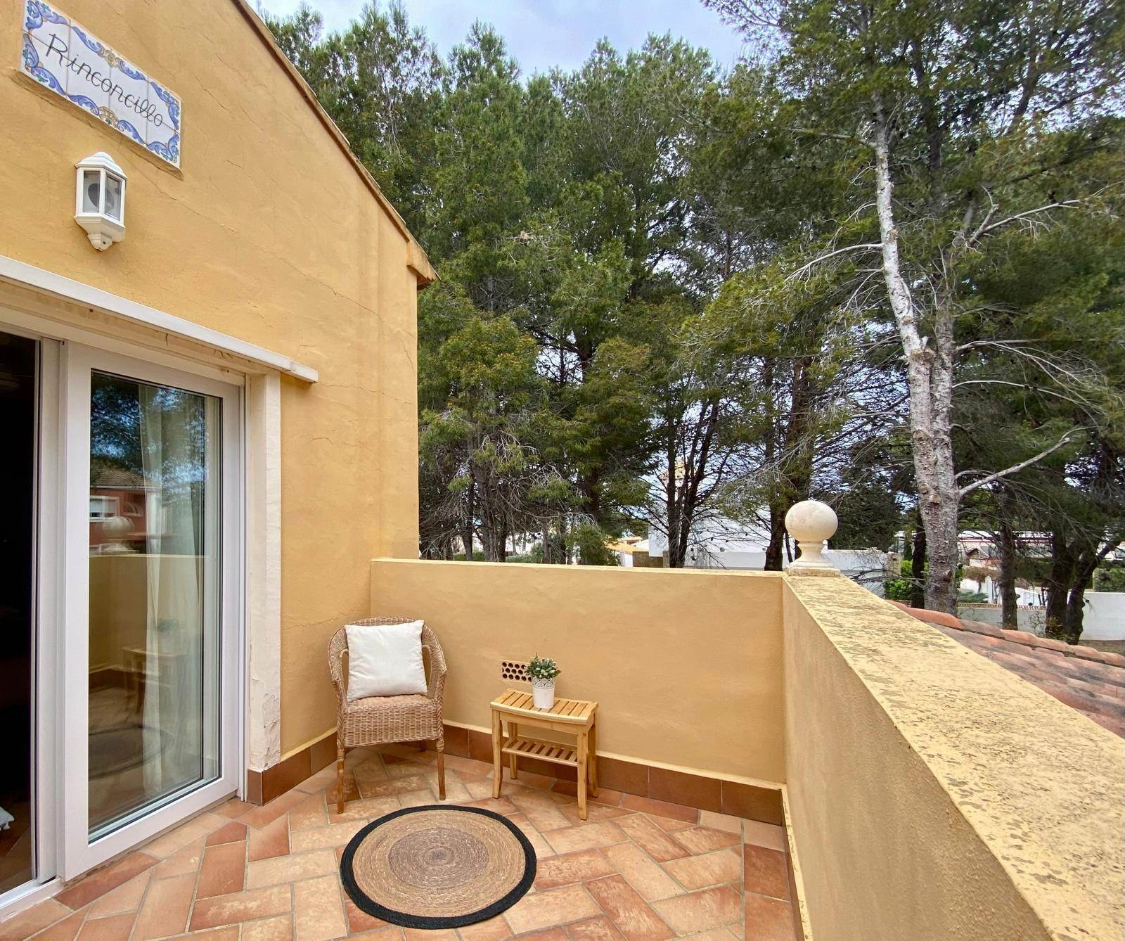 Classic villa located in Las Rotas in Dénia, 120 m from the sea.