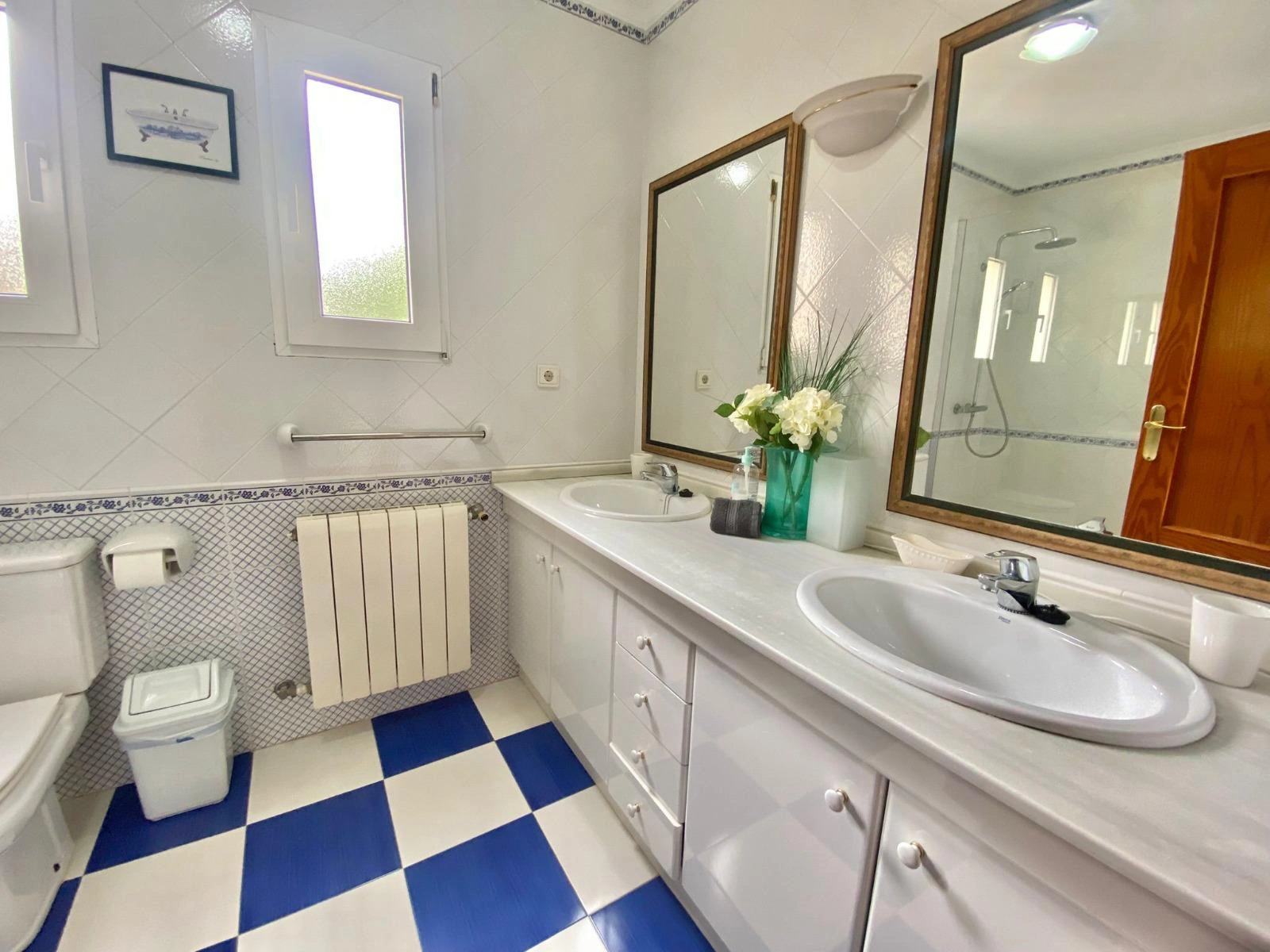 Classic villa located in Las Rotas in Dénia, 120 m from the sea.