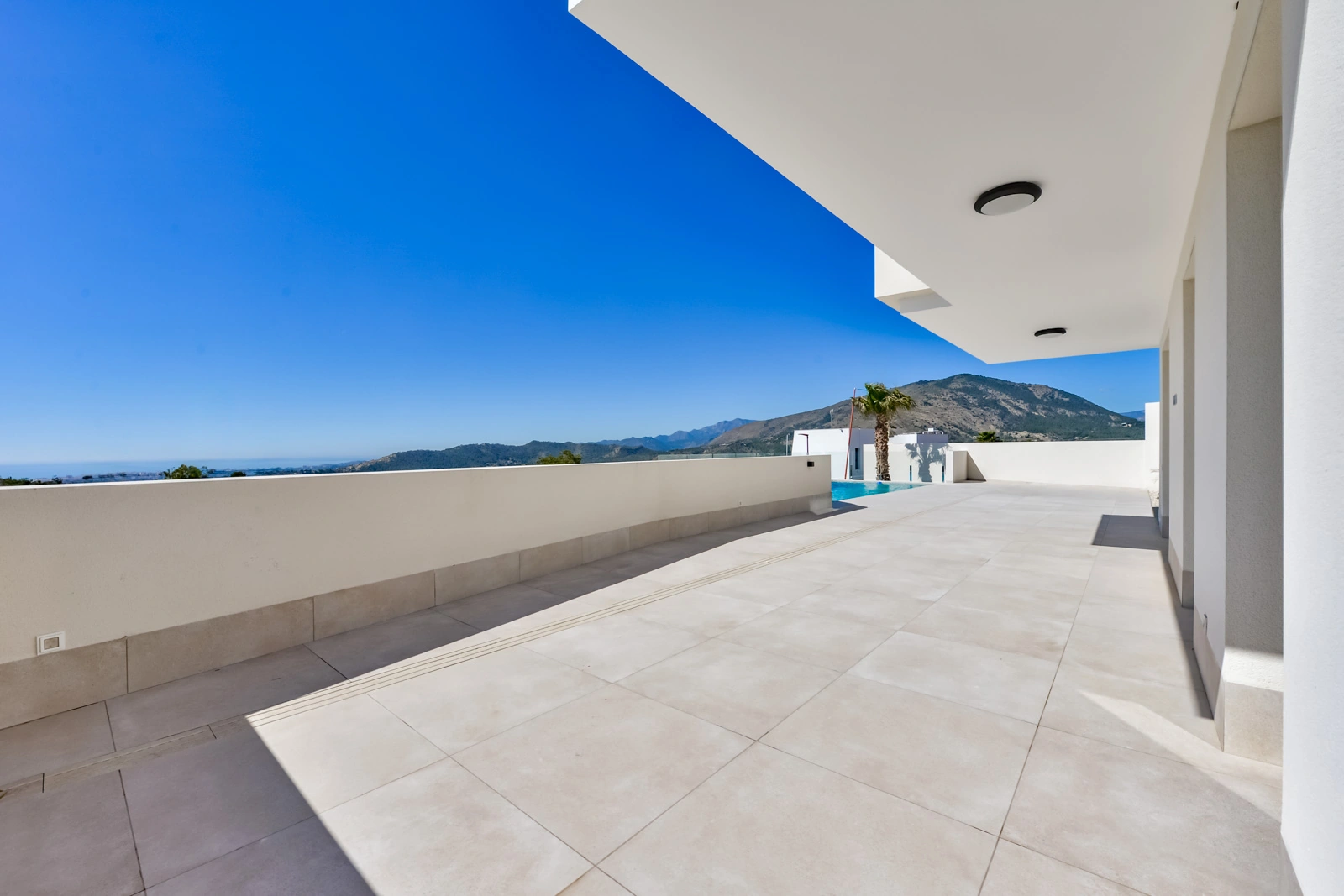 Villa contemporánea con vistas al mar en Finestrat, a 5 minutos de Benidorm