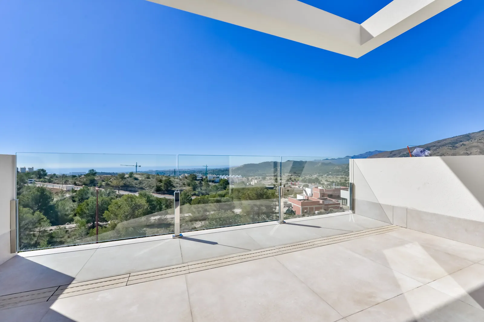 Villa contemporánea con vistas al mar en Finestrat, a 5 minutos de Benidorm