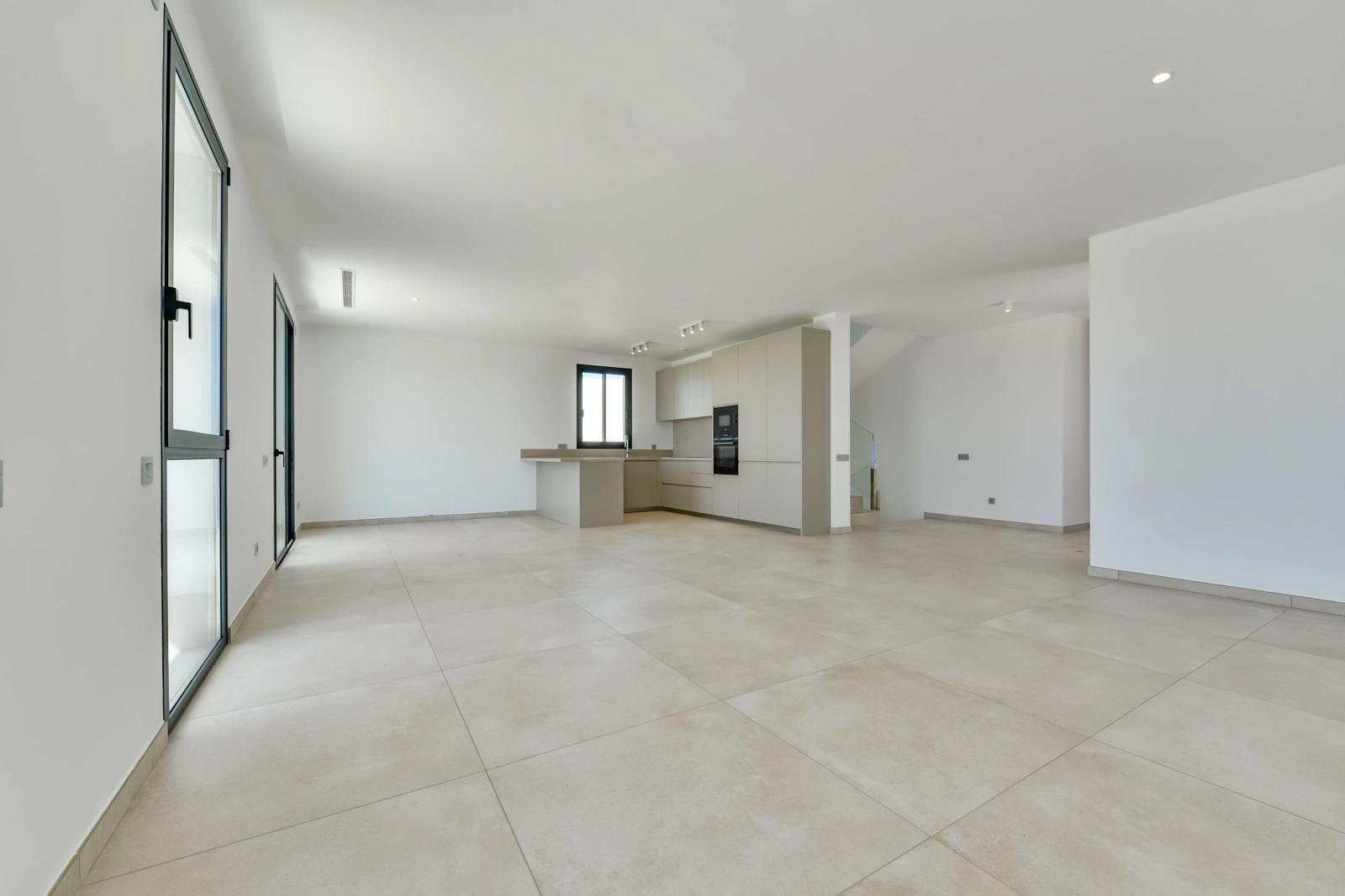 Villa contemporánea con vistas al mar en Finestrat, a 5 minutos de Benidorm