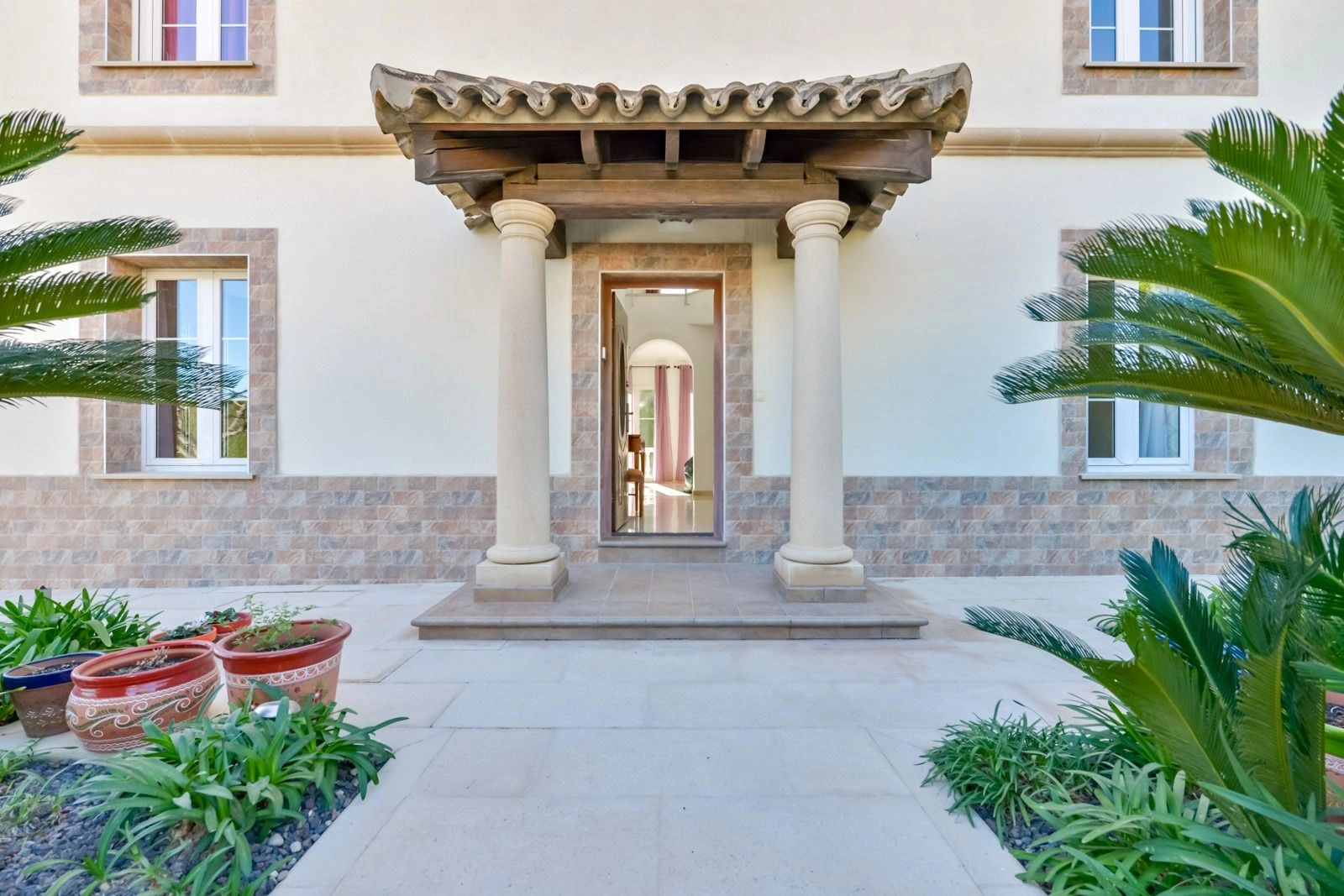 Villa à Sierra Cortina avec vue sur la mer et Benidorm, avec piscine privée.