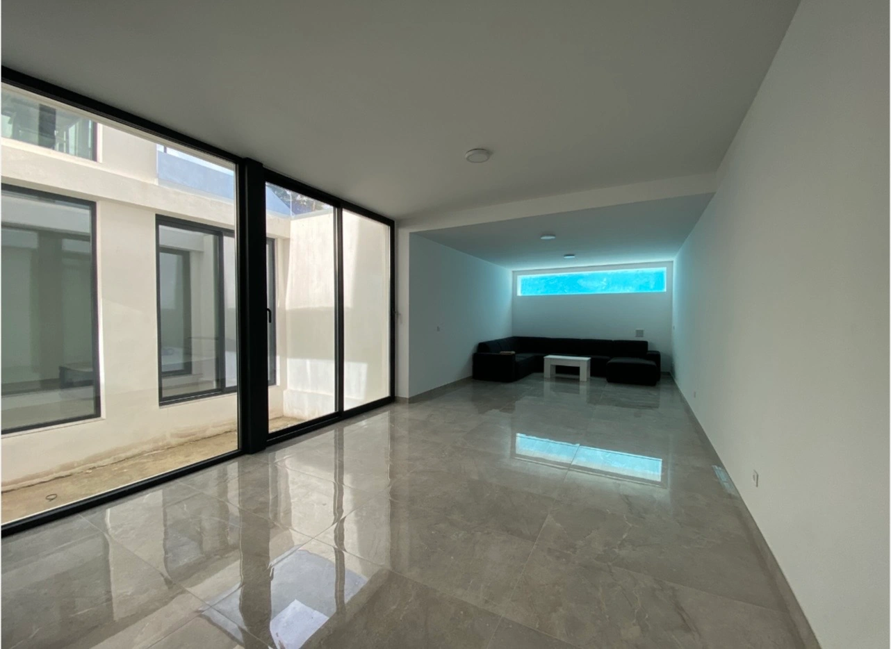 Luxe villa in Sierra Cortina met uitzicht op zee