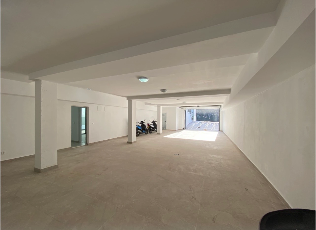 Luxe villa in Sierra Cortina met uitzicht op zee