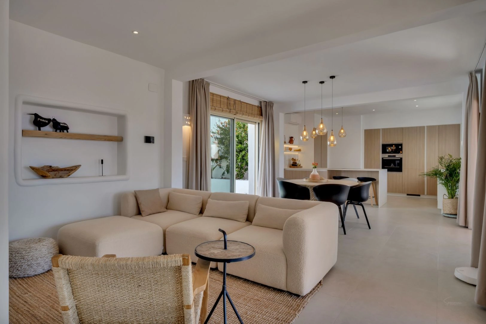 Villa de estilo ibicenco con vistas al mar en Moraira