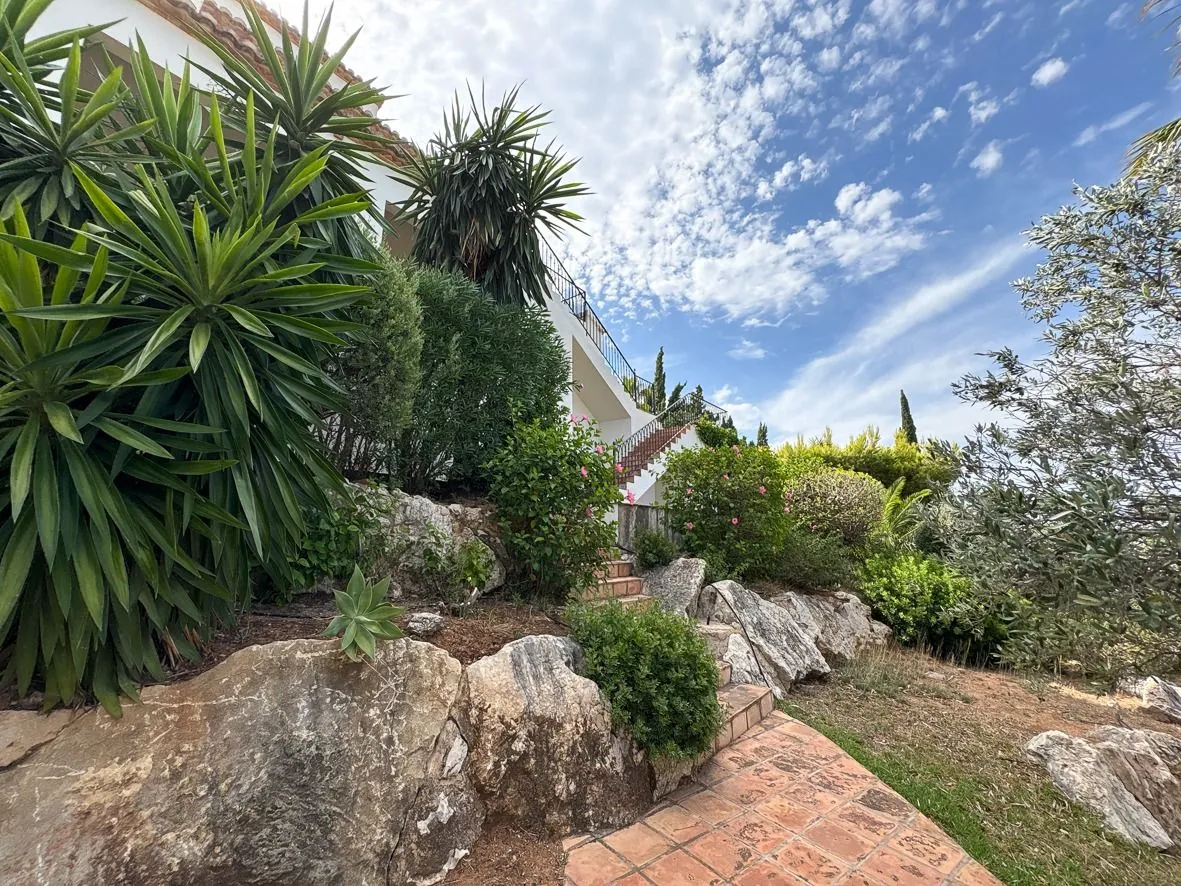 Indrukwekkende villa met uitzicht op zee in Denia