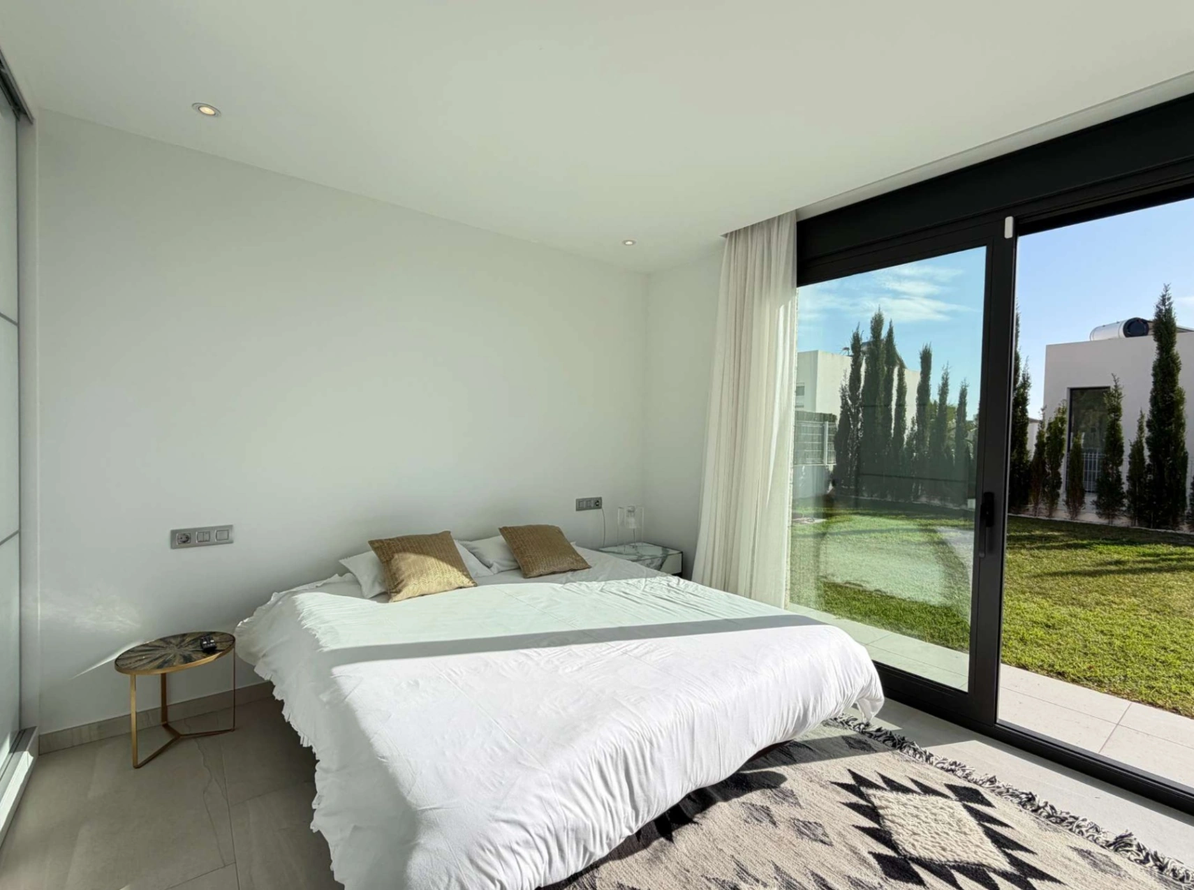 Luxuriöse zeitgenössische Villa mit Meerblick in Sierra Cortina Benidorm