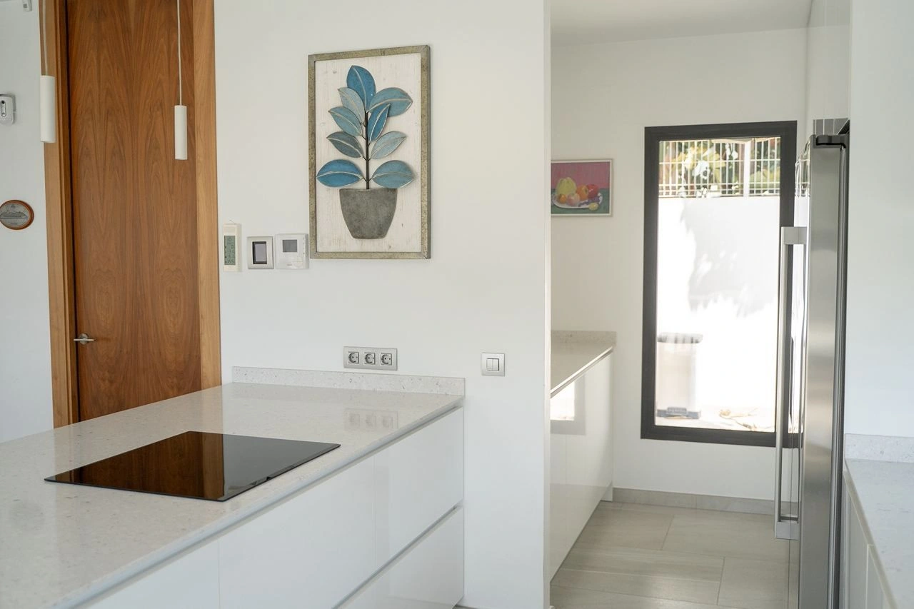 Contemporary villa with private garden and sea views in Sierra Cortina