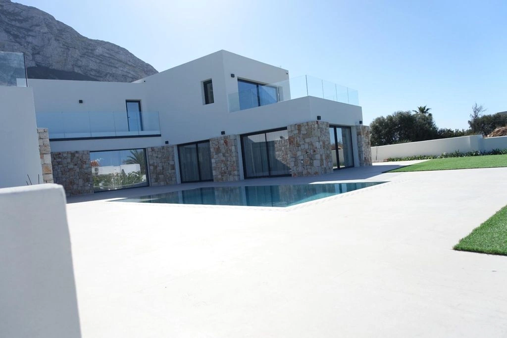 Luxe villa in Dénia, Montgó met 4 slaapkamers
