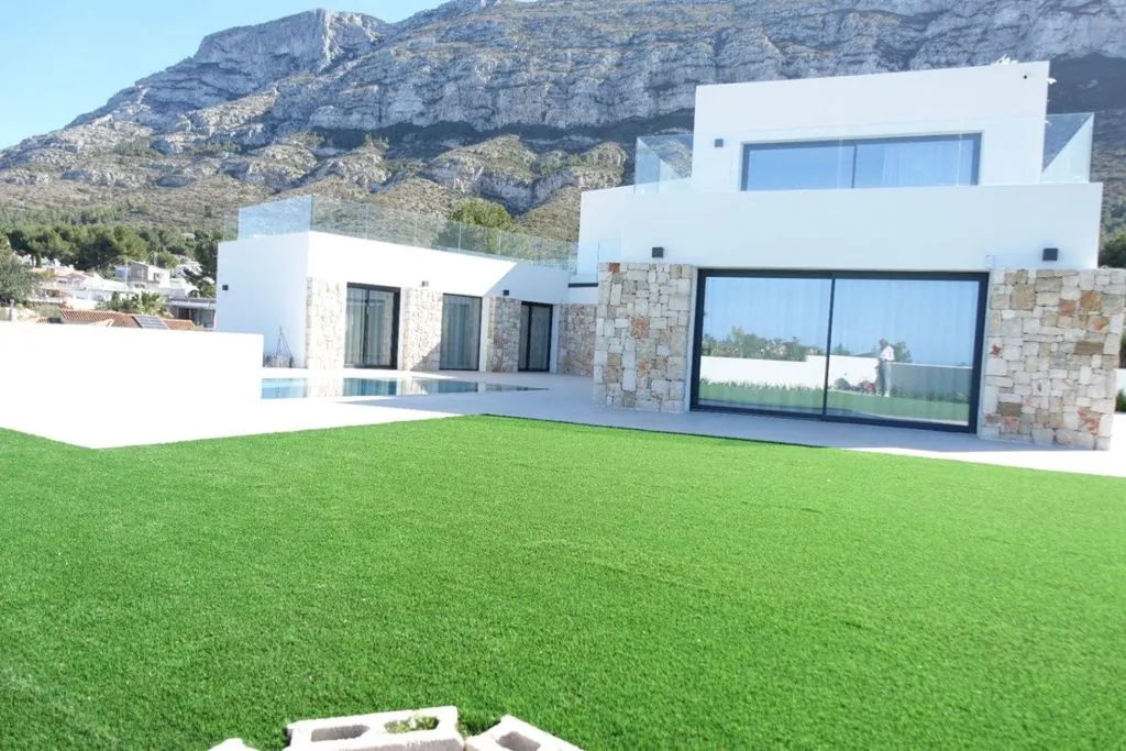 Luxe villa in Dénia, Montgó met 4 slaapkamers