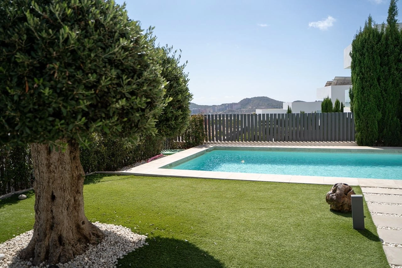 Contemporary villa with private garden and sea views in Sierra Cortina