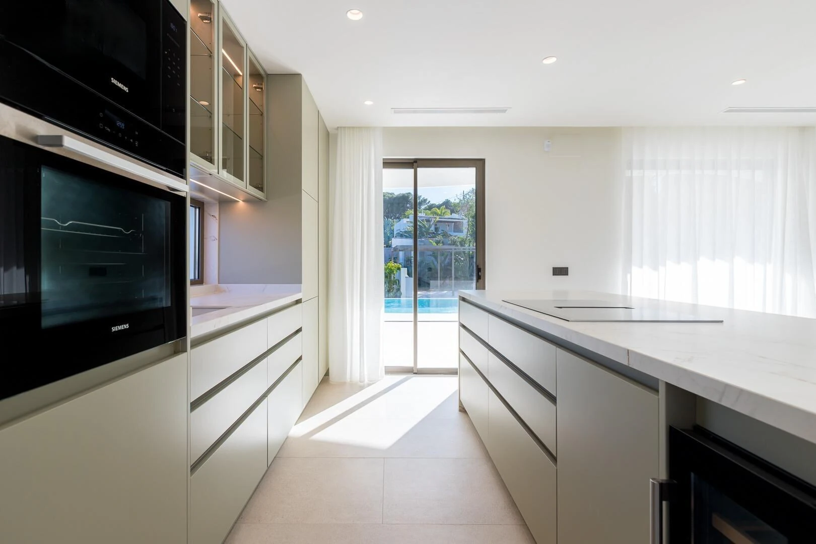 Villa contemporánea de lujo lista para entrar a vivir en Jávea