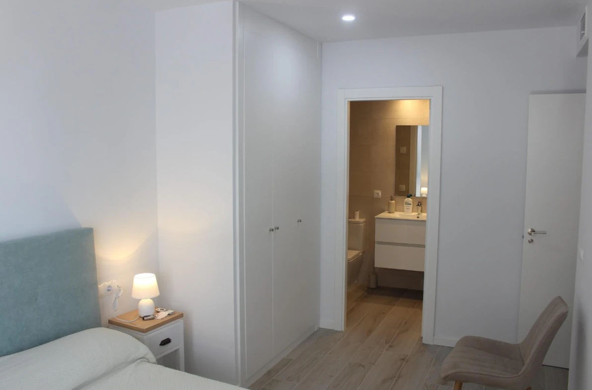 Nieuwbouw appartement met zonnig terras, op enkele stappen van de haven en het strand in Dénia.