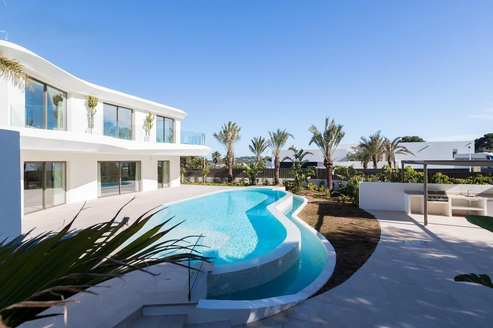 Villa contemporánea de lujo lista para entrar a vivir en Jávea