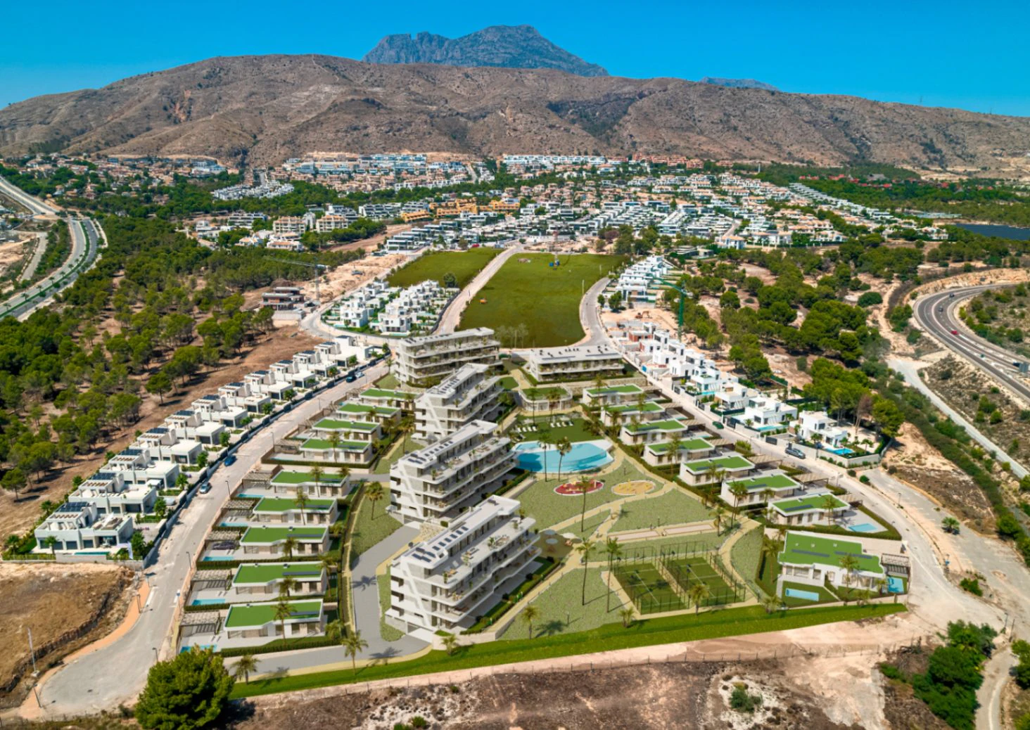 Apartamento de 3 dormitorios con vistas al mar en Sierra Cortina junto a Benidorm